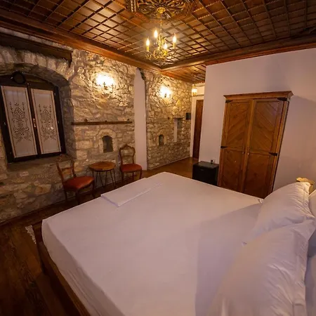 Castle 4* Berat