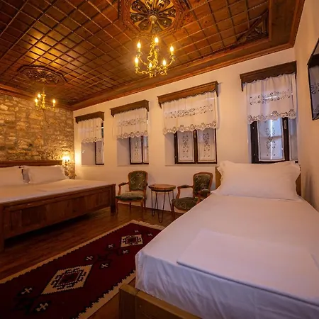 Castle بيرات
