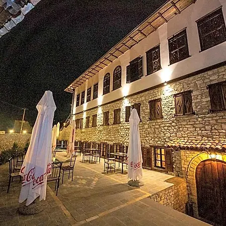 فندق Castle 4*