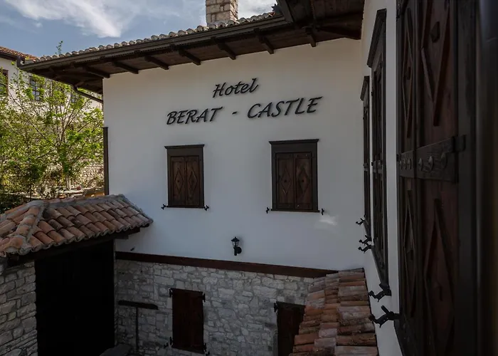 Castle Szálloda Berat